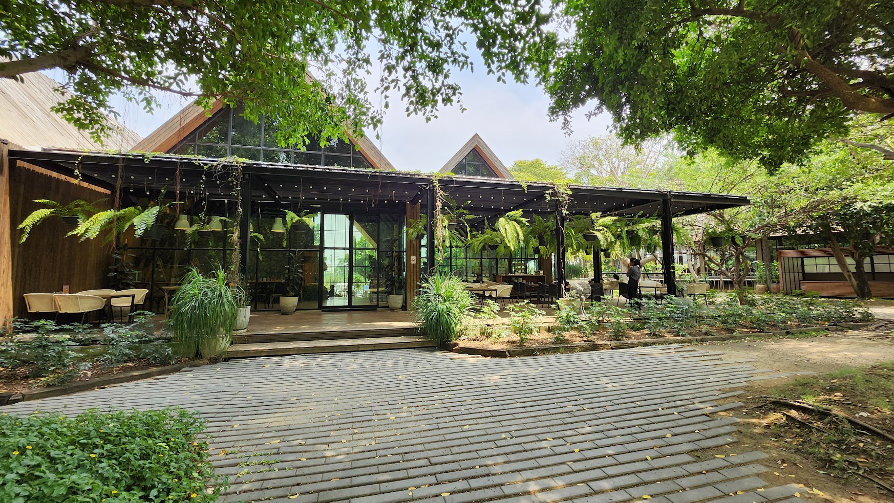 泰國網美咖啡廳 Park Sathorn & The Village 有一家有蔬食菜單唷!皮皮帶你咖啡廳踩點與美拍環境大解密