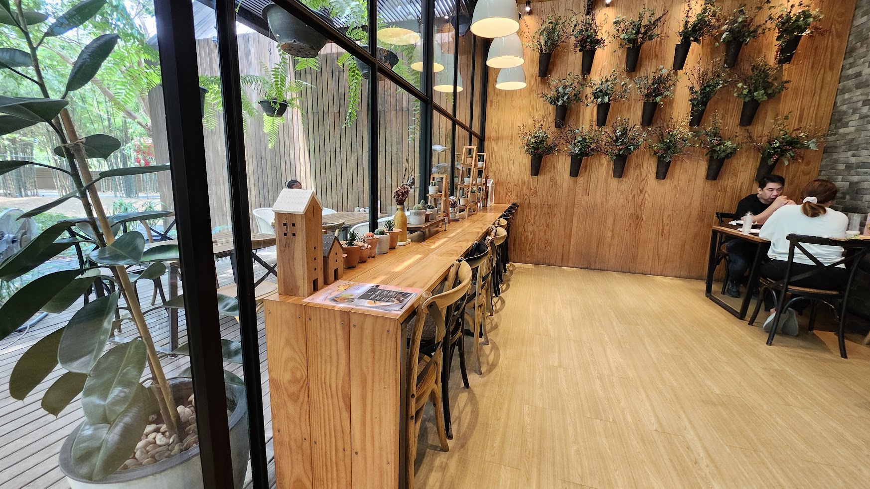 泰國網美咖啡廳 Park Sathorn & The Village 有一家有蔬食菜單唷!皮皮帶你咖啡廳踩點與美拍環境大解密