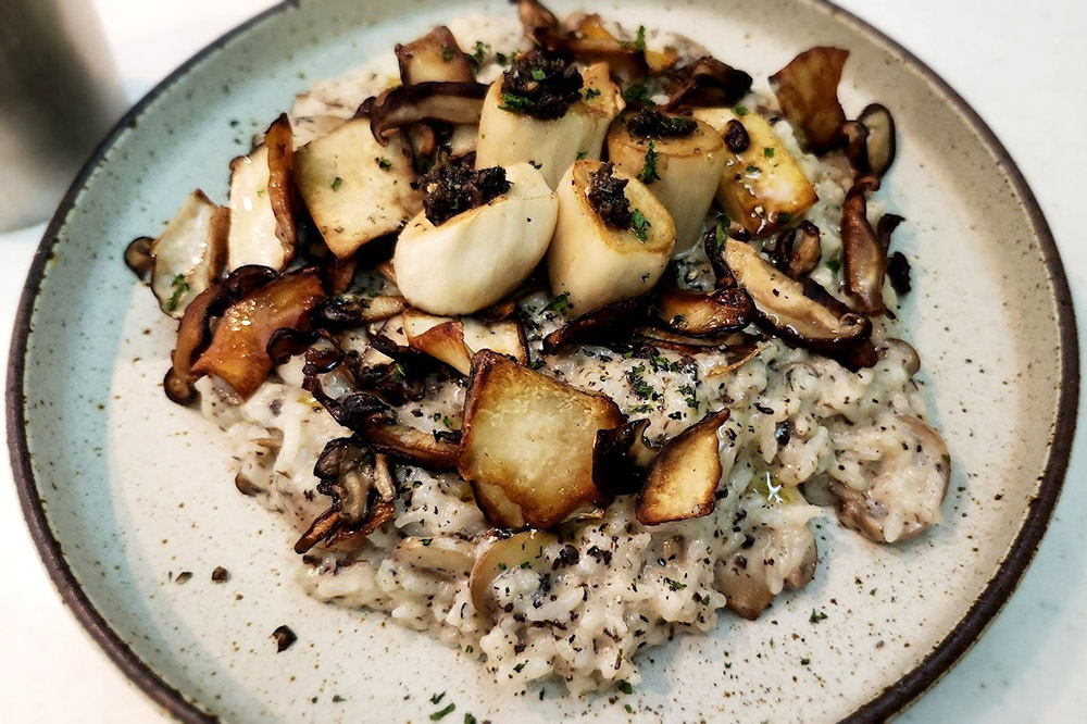 蔬食.素食餐廳推薦 南港《尊上食坊》《新增南港蔬食餐廳介紹 2025更新版》