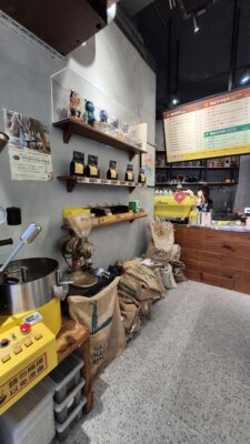 台北•信義區〚布拉弗咖啡館〛喧囂中的靜謐喝采 一杯用心聆聽的溫度