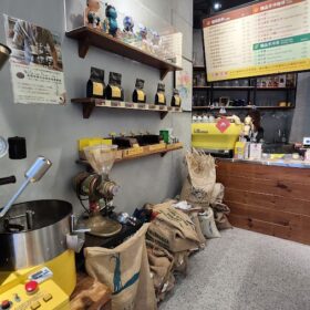 台北•信義區〚布拉弗咖啡館〛喧囂中的靜謐喝采 一杯用心聆聽的溫度