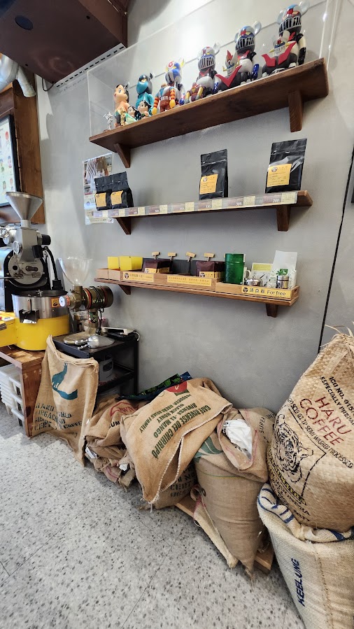 台北•信義區〚布拉弗咖啡館〛喧囂中的靜謐喝采 一杯用心聆聽的溫度