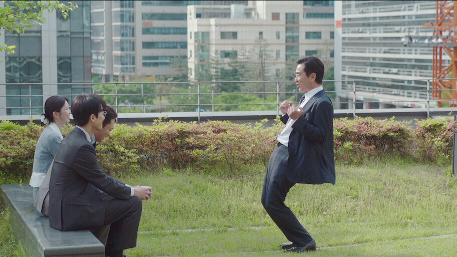 致所有在工作裡假裝堅強的我們:看懂了韓劇《金部長的夢想人生》,才算真正看透了職場半生 致所有在工作裡假裝堅強的我們:看懂了韓劇《金部長的夢想人生》,才算真正看透了職場半生