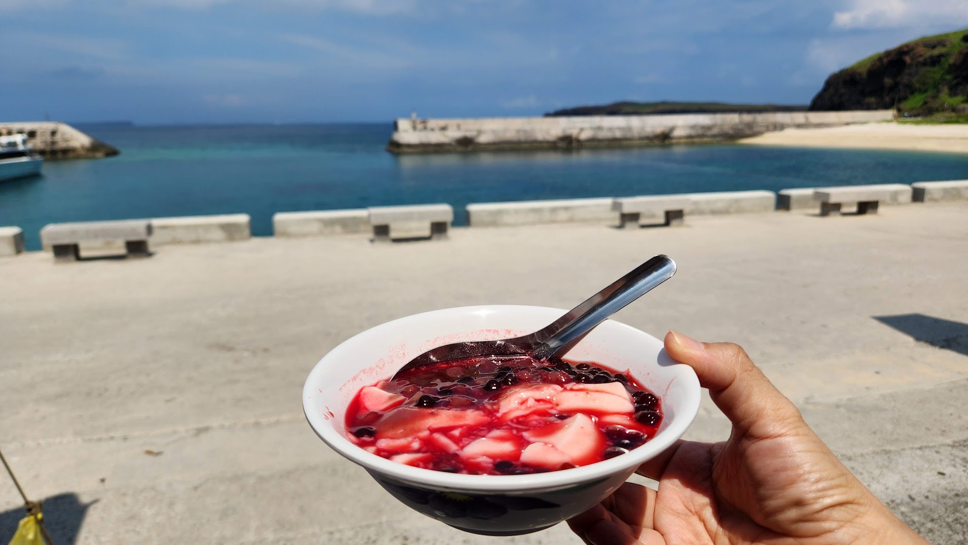 2026澎湖素食旅遊攻略|澎澄飯店開箱:港景泳池、跳島與在地蔬食美食地圖